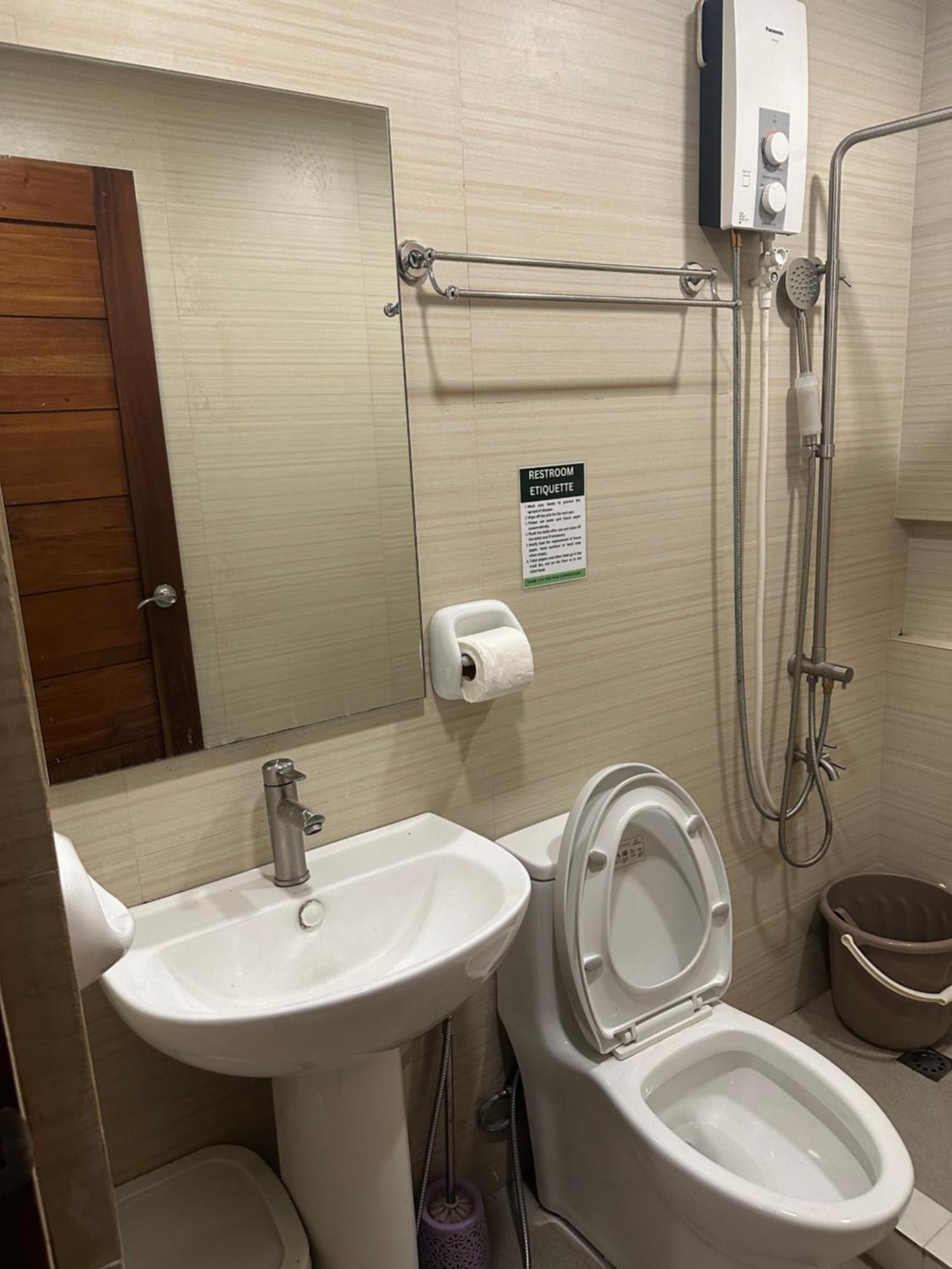Zj Hometel 科隆 外观 照片